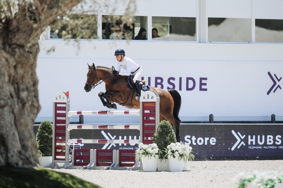 Французы лидируют на домашнем турнире Hubside Jumping CSI4* 