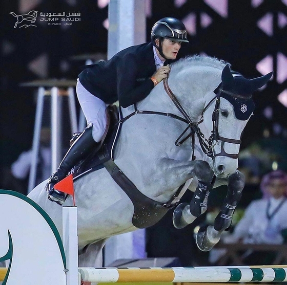 Егор Щибрик выступает на CSI5* в Рияде