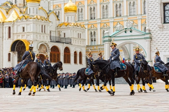 Впервые в церемонии развода конного караула в Кремле примет участие девушка