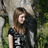 Юлия Липницкая проводит каникулы с лошадьми