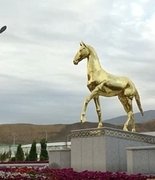 Коневодам подарят ключи от квартир в честь праздника